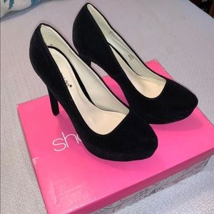 ShoeDazzle Black Pumps
